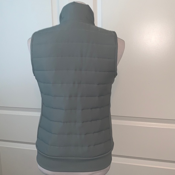 REEBOK BRAND NEW SIZE XS GETAWAY VEST - Picture 6 of 12